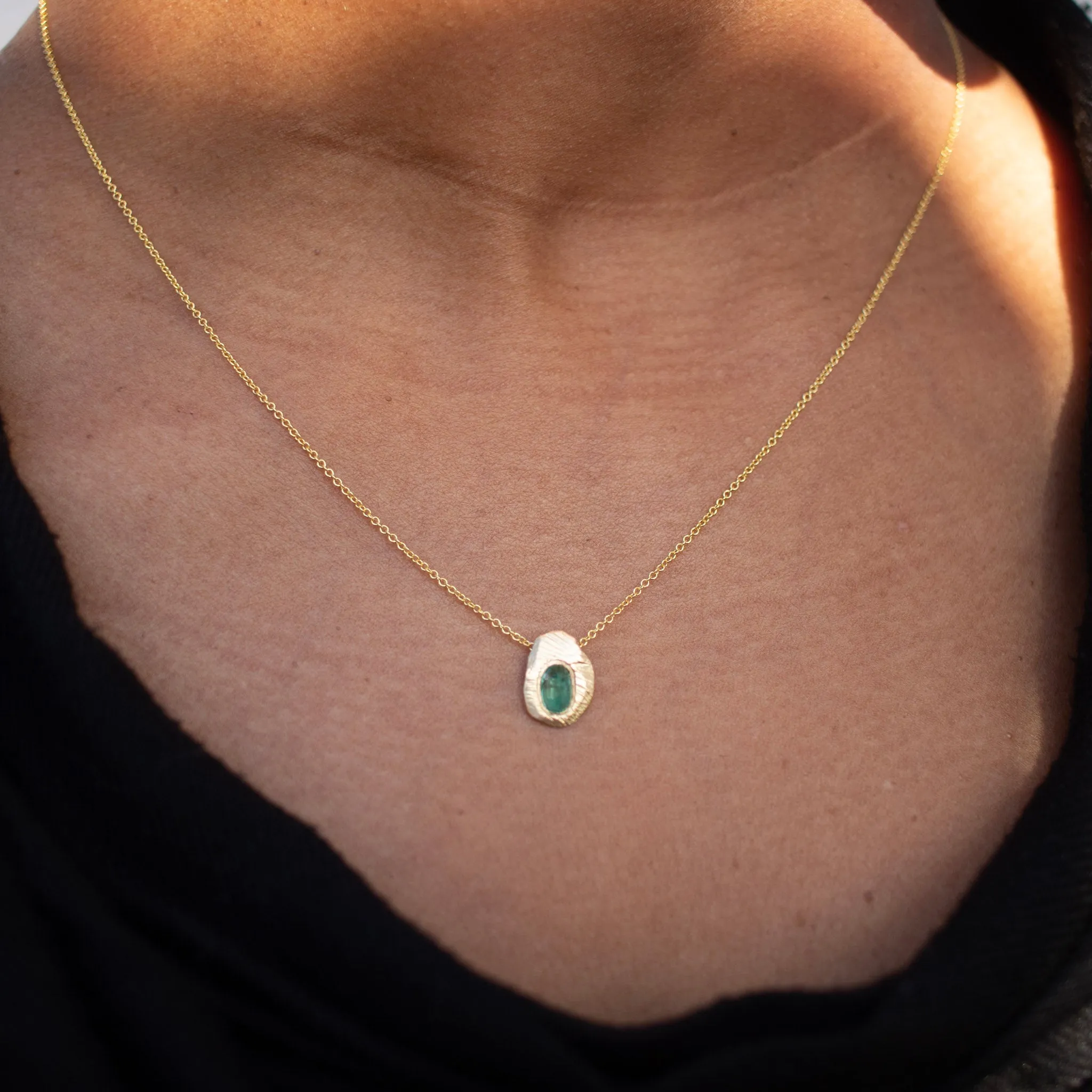 18K Oval Slider Necklace in Emerald