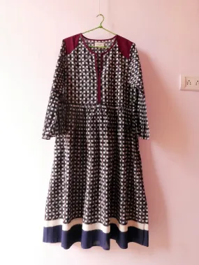 DOUBLE IKAT TELIA RUMAL PLEATED SLEEVE DRESS