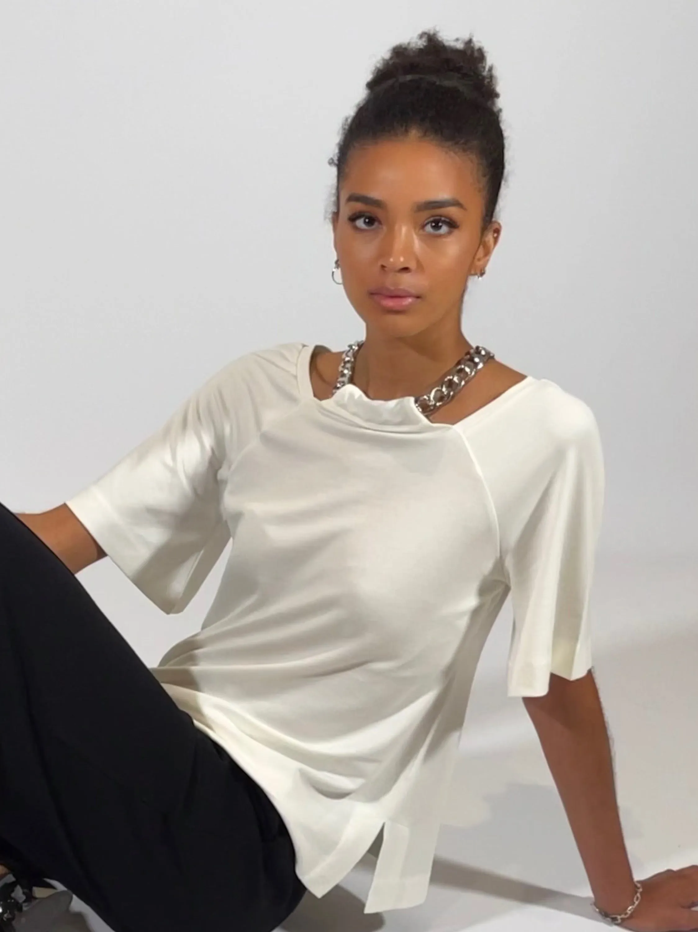 Luxury Top with Removable Silver Chain - The Minetta